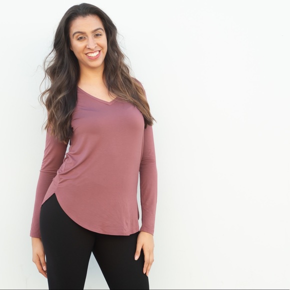 V-Neck Scoop Hem Top - Picture 1 of 3